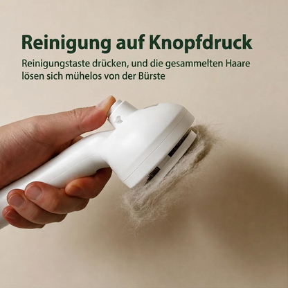 Reinigung auf Knopfdruck: gesammelte Haare lösen sich von der Fellsinn Nebelbürste™
